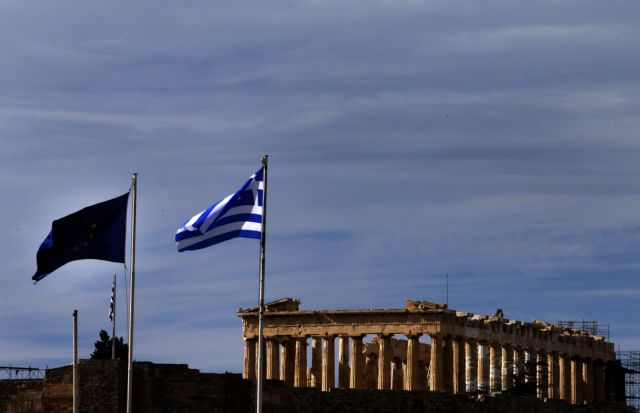 Πολ Μέισον: Είναι η Ελλάδα μια κουκκίδα γης που αξίζει να σωθεί;